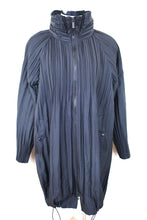 Load image into Gallery viewer, ISSEY MIYAKE Pleasted Pleats Please Black Zipper Coat Jacket Small 36 2 4