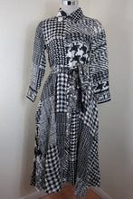 Load image into Gallery viewer, CAROLINA HERRERA Black White Silk L/S Wrap Maxi Button Up Dress XS Small 0 2 4