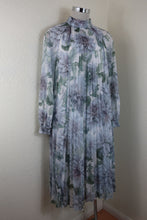 Load image into Gallery viewer, Ted Baker Clove Pleated Chiffon Midi Grey Floral Print Pleated Midi Dress White XS Small 2 4