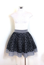 Load image into Gallery viewer, New NWT MAJE Grey Black White Knitted Pleated Bubble Mini Skirt Small 0 1