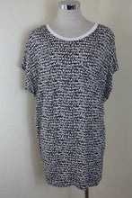 Load image into Gallery viewer, Vintage LOUIS VUITTON Modal Black White Graffiti Signatures Logo Pocket Tunic Mini Dress Medium 6 7 8