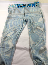 Load image into Gallery viewer, Vintage Emilio Pucci Vivara Print Silk Cropped Pants Trousers Italy Size 40 US 4 6 S M