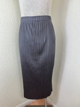 Load image into Gallery viewer, Pleats Please Issey Miyake Gray Pleated Long Skirt 2 Pockets Small 1 2