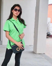 Load image into Gallery viewer, Vintage CELINE Calf Leather Black Box Bag Round Emblem