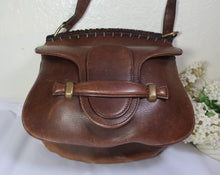 Load image into Gallery viewer, Rare Vintage GUCCI Brown Leather Western Style Double Saddle SlingShoulder Bag