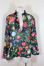 Load image into Gallery viewer, GUCCI Spring Black Floral Cotton Long Sleeves Top Blouse Sz 40 4 6 Medium