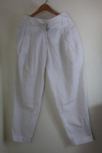 Load image into Gallery viewer, Vintage DOLCE &amp; GABBANA White Pinstripes Trouser Pants Small 40 6 7

