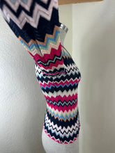 Load image into Gallery viewer, Vintage Missoni Italy Chevron Zigzag Knit Cardigan Fuchsia Navy IT 40 US 4 XS Small 2 4
