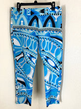 Load image into Gallery viewer, Vintage Emilio Pucci Vivara Print Silk Cropped Pants Trousers Italy Size 40 US 4 6 S M
