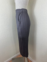 Load image into Gallery viewer, Pleats Please Issey Miyake Gray Pleated Long Skirt 2 Pockets Small 1 2
