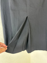Load image into Gallery viewer, Vintage Chanel 2000 00T Zipper Detail Wool Pencil Skirt Black FR 40 US 7 8 Medium
