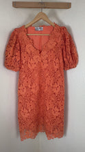 Load and play video in Gallery viewer, ERMANNO FIRENZE Orange Floral Macrame Lace Puff Sleeve Dress Italy Small 40 US 4
