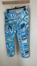 Load and play video in Gallery viewer, Vintage Emilio Pucci Vivara Print Silk Cropped Pants Trousers Italy Size 40 US 4 6 S M
