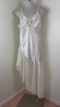 Load and play video in Gallery viewer, Vintage 1980s Paulines Trousseau Circa 2000 Ivory Satin Chiffon Nightgown Medium 6 7 8
