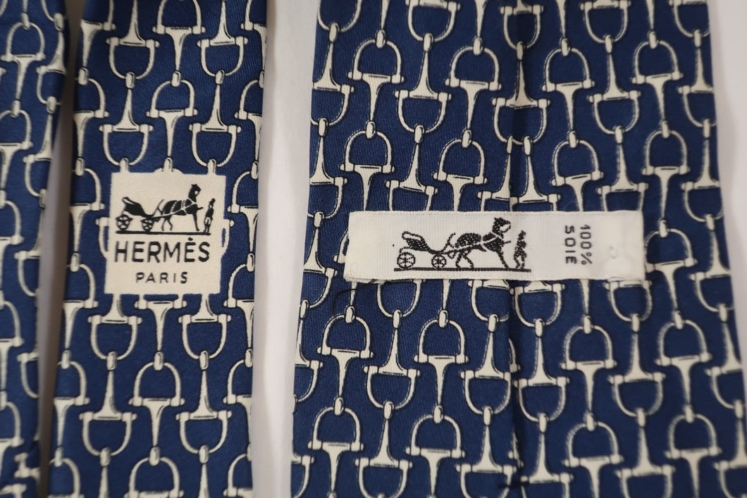 Vintage HERMES Blue Horseshoe Print Silk Necktie Neck Tie Cravete