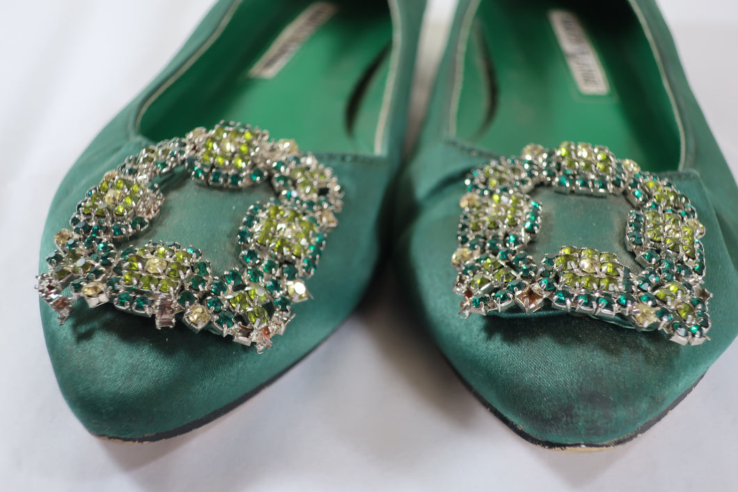 MANOLO BLAHNIK Hangisi Emerald Green Satin Jewelled Flats Shoes Ballet sz 37 7