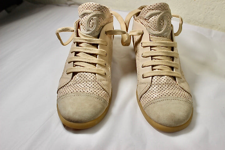 Chanel Women's Sneakers Cream Leather and Suede Sz 37