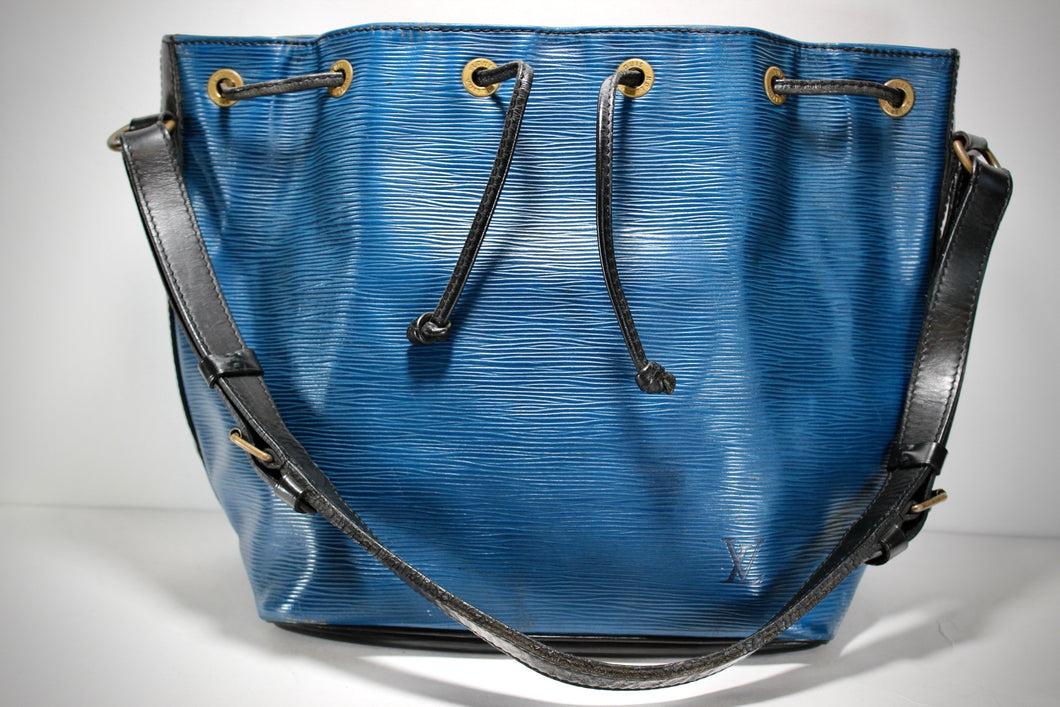 Vintage LOUIS VUITTON EPI Leather Blue Noe Drawstring Large Shoulder Bag France