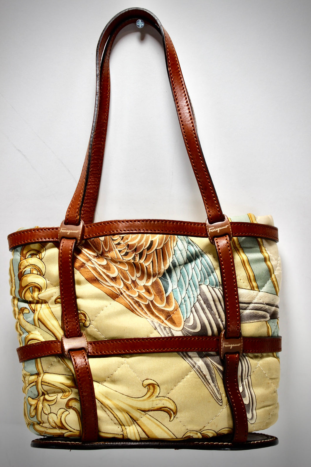 Rare SALVATORE FERRAGAMO Fabric Print Quilt Leather Strap Bucket Bag Tote Handbag Italy