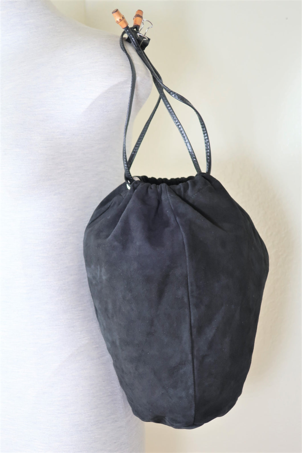 GUCCI Suede Black Draw Top Bucket Light Hand Shoulder Bag